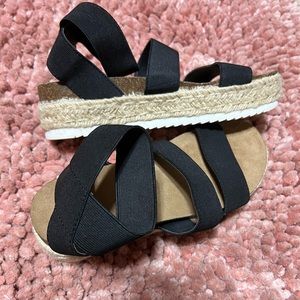 Time&Tru Strap Sandals